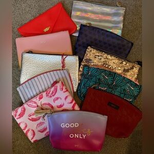 Lot of 11 ipsy makeup bags! New or like new condition.